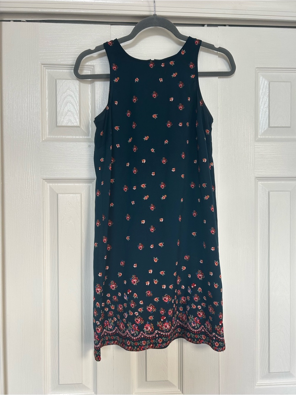 Navy Floral Sleeveless Shift Dress